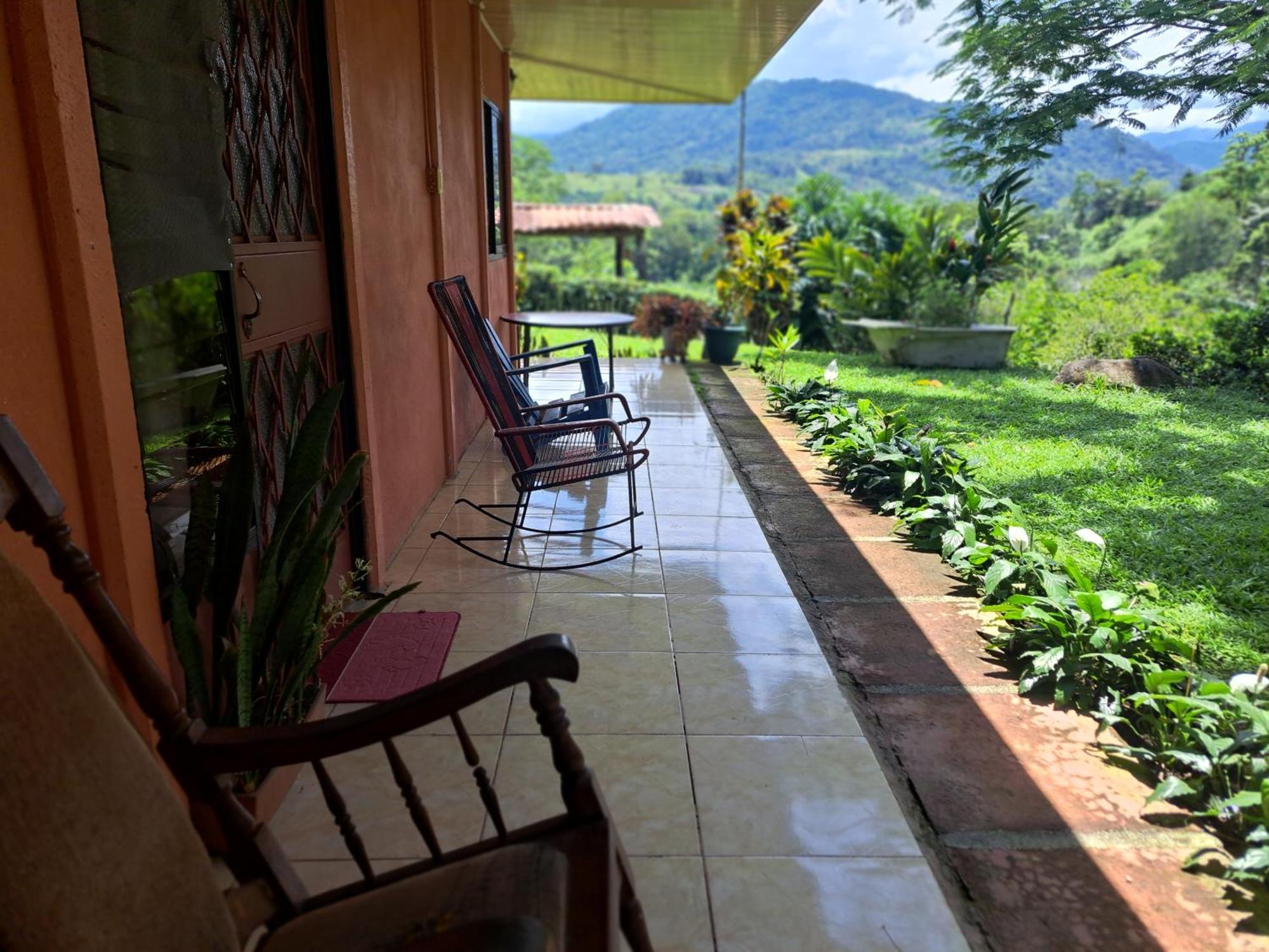 Hospedaje Luis & Ana Pejibaye Rom bilde